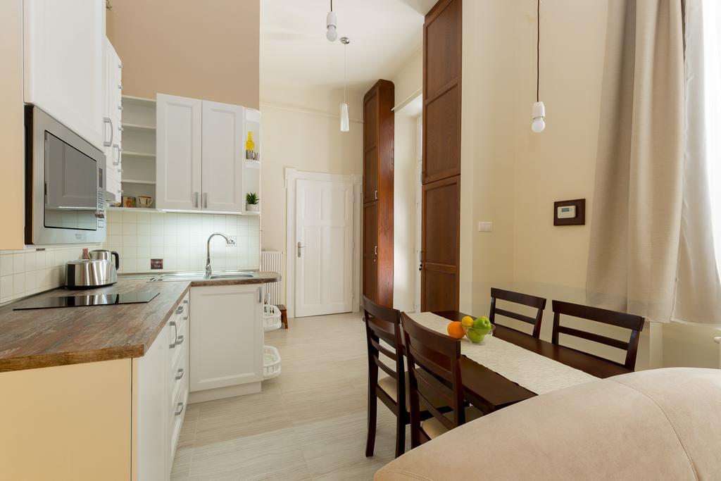 Family Buddha Apartment Budapest Exterior photo